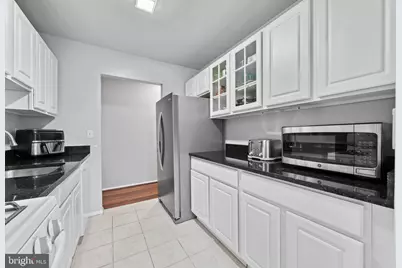 9808 47th Place #302, College Park, MD 20740 - Photo 18