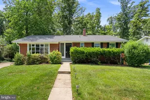 7524 Sweetbriar Dr, College Park, MD 20740 - Photo 2