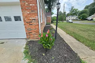 12532 Surrey Cir Dr, Fort Washington, MD 20744 - Photo 2