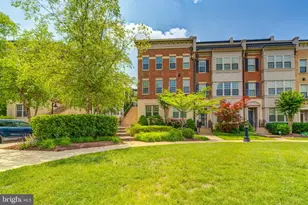 510 Overlook Park Dr, Oxon Hill, MD 20745 - Photo 2
