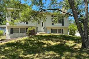 2717 Timbercrest Dr, District Heights, MD 20747 - Photo 2