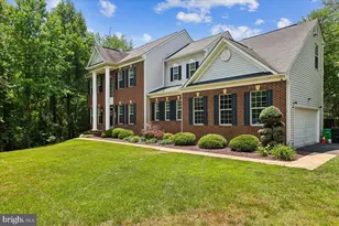 2715 Pumpkin St, Clinton, MD 20735 - Photo 2