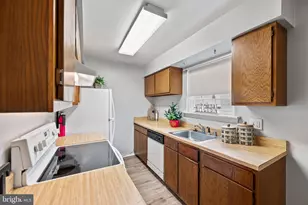 7032 Marbury Ct, District Heights, MD 20747 - Photo 10