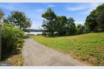 17501 Watershed Drive, Upper Marlboro, MD 20772 - Photo 32