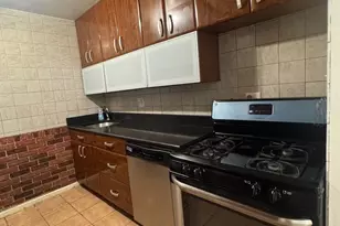 7990 Lakecrest Dr, Greenbelt, MD 20770 - Photo 4