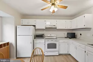 3210 Forest Run Dr, District Heights, MD 20747 - Photo 4