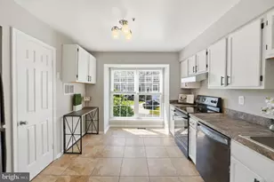 7840 Somerset Ct, Greenbelt, MD 20770 - Photo 4