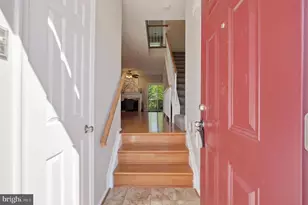 7840 Somerset Ct, Greenbelt, MD 20770 - Photo 2