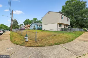 605 Hedgeleaf Ave, Capitol Heights, MD 20743 - Photo 2