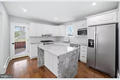 5001 Barto Avenue, Suitland, MD 20746 - Photo 8
