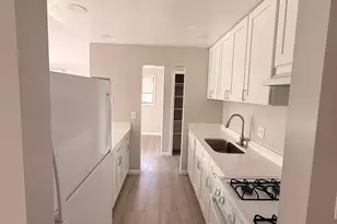 509 Wilson Bridge Dr, Oxon Hill, MD 20745 - Photo 2