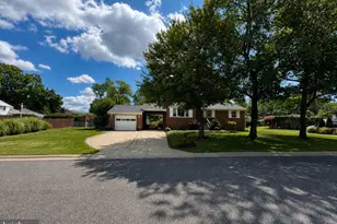 6416 Roberts Dr, Temple Hills, MD 20748 - Photo 4