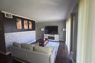 6998 Hanover Pkwy, Greenbelt, MD 20770 - Photo 2