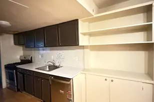 5902 Westchester Park Dr, College Park, MD 20740 - Photo 2