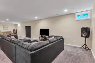 2805 Trotter Park Ln, Lanham, MD 20706 - Photo 22
