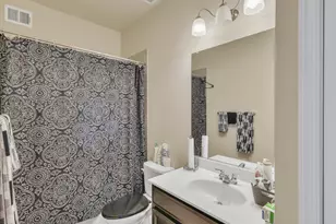2805 Trotter Park Ln, Lanham, MD 20706 - Photo 32