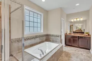 2805 Trotter Park Ln, Lanham, MD 20706 - Photo 38