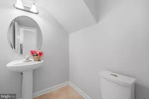 4210 Talmadge Cir, Suitland, MD 20746 - Photo 18
