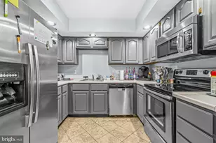 732 Streamside Dr, Bowie, MD 20721 - Photo 10
