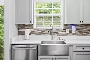 5939 Applegarth Pl, Capitol Heights, MD 20743 - Photo 16