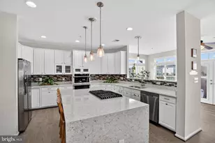 7406 White Plains Ln, Brandywine, MD 20613 - Photo 2