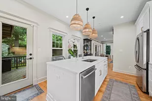 4102 Hamilton St, Hyattsville, MD 20781 - Photo 12