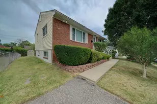 1120 Beall Pl, Laurel, MD 20707 - Photo 2
