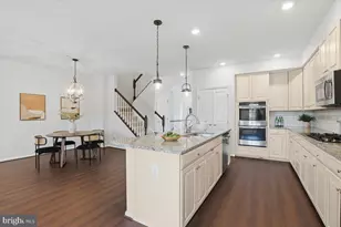 10102 Dorsey Ln, Lanham, MD 20706 - Photo 8
