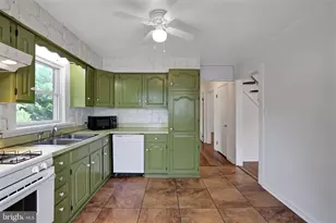 8702 50th Pl, College Park, MD 20740 - Photo 12