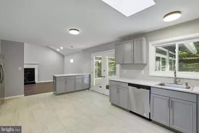 37 Lakeside Drive, Greenbelt, MD 20770 - Photo 6
