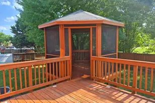 8106 Maxfield Dr, Clinton, MD 20735 - Photo 10