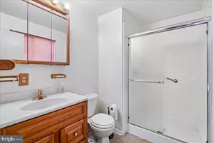 2200 Oaktree Ln, Temple Hills, MD 20748 - Photo 18