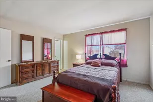 2200 Oaktree Ln, Temple Hills, MD 20748 - Photo 16