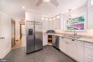 18 Lakeside Dr, Greenbelt, MD 20770 - Photo 22