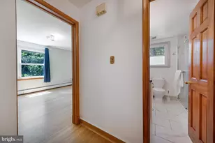 18 Lakeside Dr, Greenbelt, MD 20770 - Photo 16