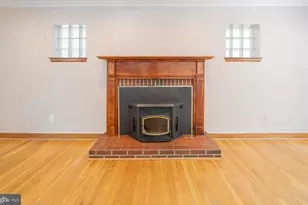 18 Lakeside Dr, Greenbelt, MD 20770 - Photo 8