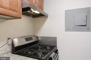 6100 Westchester Park Dr, College Park, MD 20740 - Photo 10