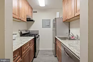 6100 Westchester Park Dr, College Park, MD 20740 - Photo 12