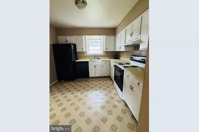 5204 Larwin Court, Temple Hills, MD 20748 - Photo 4
