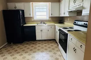 5204 Larwin Ct, Temple Hills, MD 20748 - Photo 4