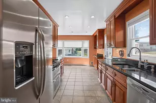 6102 Brooke Jane Dr, Clinton, MD 20735 - Photo 12