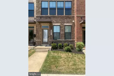 2821 Evansgreen Drive, Suitland, MD 20746 - Photo 2
