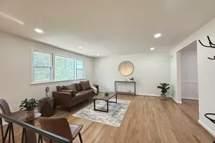 1922 Oakwood St, Temple Hills, MD 20748 - Photo 2