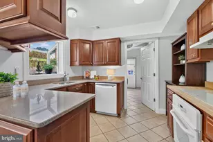 3809 Irongate Ln, Bowie, MD 20715 - Photo 10
