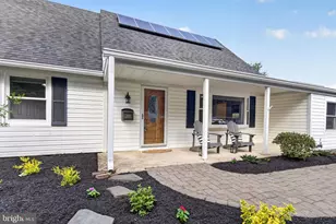 3809 Irongate Ln, Bowie, MD 20715 - Photo 2