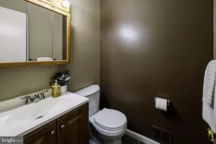 7950 Lakecrest Dr, Greenbelt, MD 20770 - Photo 42