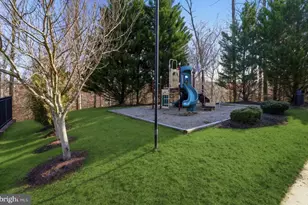 8005 Homefield Dr, Landover, MD 20785 - Photo 56