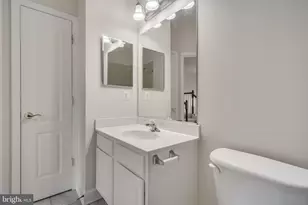 8005 Homefield Dr, Landover, MD 20785 - Photo 38