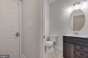 8005 Homefield Dr, Landover, MD 20785 - Photo 26