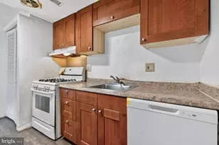 8108 Lakecrest Dr, Greenbelt, MD 20770 - Photo 8